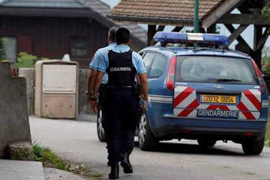 10 face trial for links with jihadist financing network