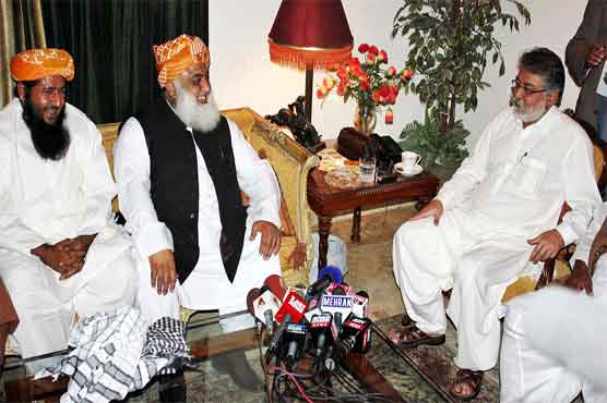  Fazl asks Altaf to come and back peace efforts 