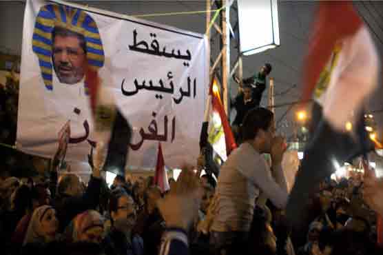 Morsi supporters, opponents clash in Cairo 