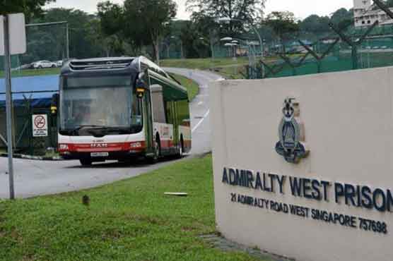Chinese bus drivers in Singapore strike to engage lawyers