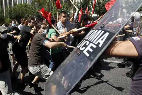  Greece: Police, students scuffle during rally