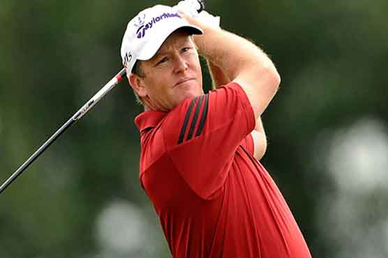 Fraser takes lead early Friday at Australian Open