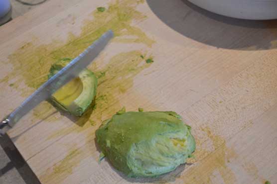 Food viruses can be spread by kitchen knives: scientists 