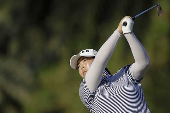 Feng takes 5-stroke lead into final round in Dubai