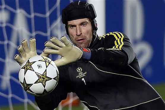 Chelsea's Cech welcomes goal-line system