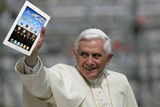 Majority mocks Pope’s twitter debut 