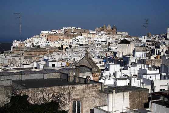  Italian village aims to survive Mayas prophecy