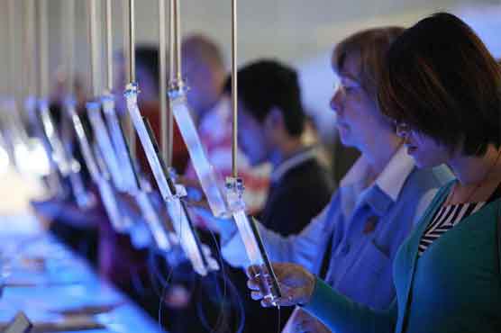  EU ends probe against e-book publishers