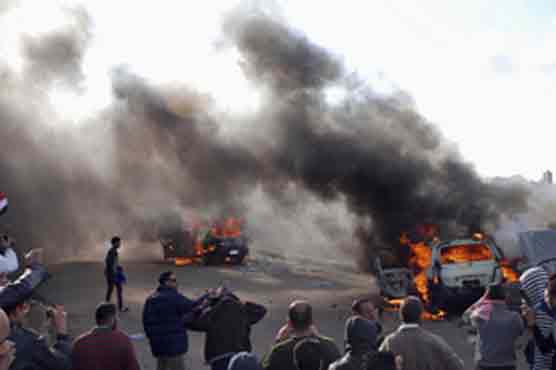 Egypt: 15 hurt as political rivals clash on referedum