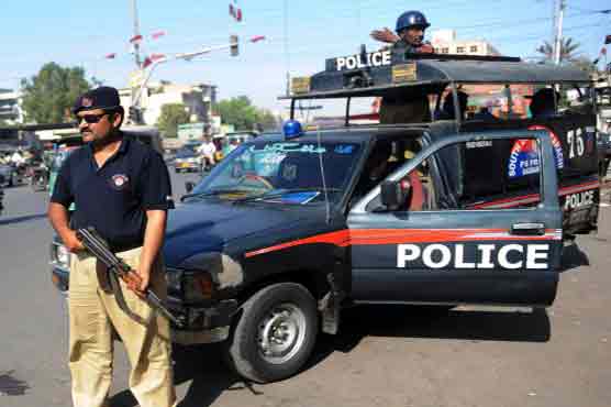 Karachi: Policemen among three gunned down 