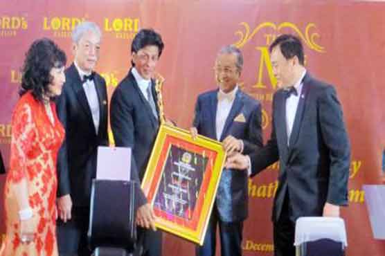 Shah Rukh receives BrandLaureate Legendary Award