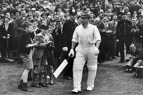 Indian buys Don Bradman's cricketing items 