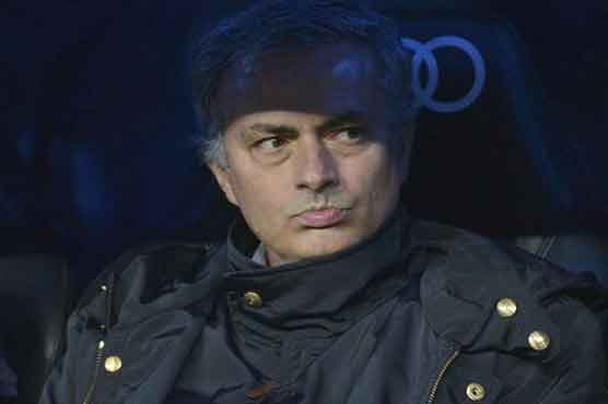 Mission impossible as Mourinho gives up tittle race
