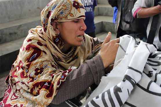 Six anti-polio workers, including 4 women, shot dead in Karachi, Peshawar