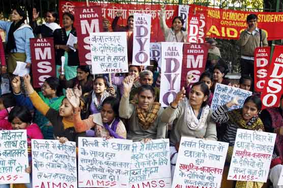 Outrage in India over gang rape on bus 