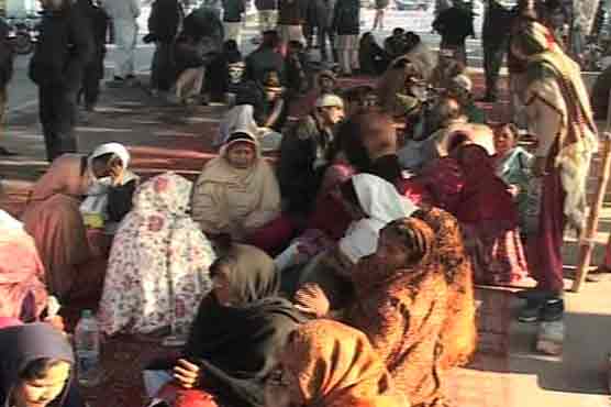 Paramedics continue protest outside Punjab CM House 