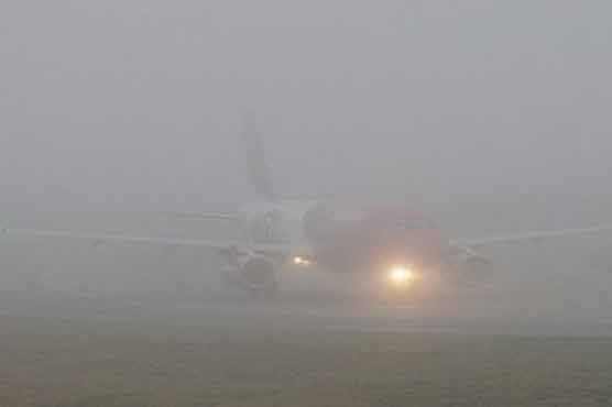 Dense fog disrupts air, rail service in Multan