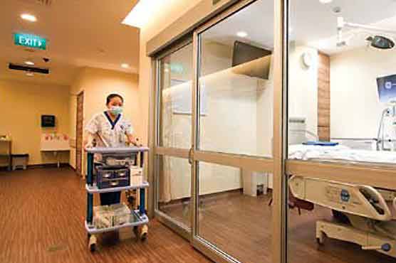 India gang-rape victim 'extremely critical'