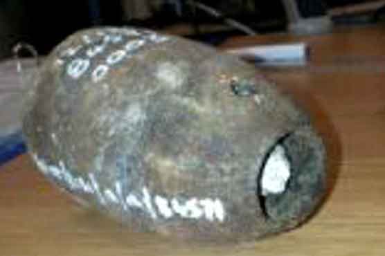 7-year-old uncovers a WWII bomb 