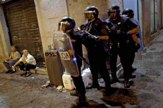  Spanish police arrest 17 pimps