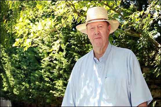 Test fans urged to wear Greig, Hussey tributes