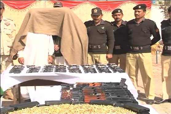 Two smugglers arrested in Faisalabad