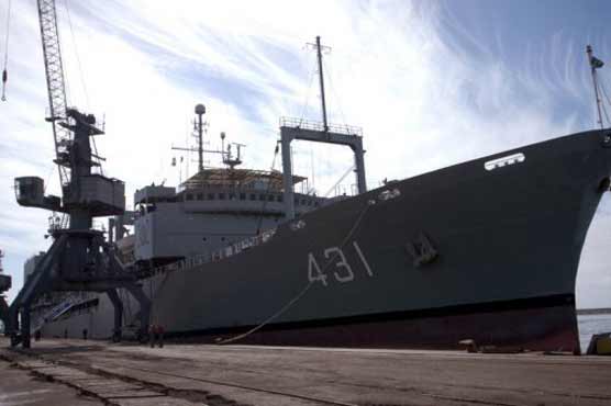 Iranian warships dock at Saudi port