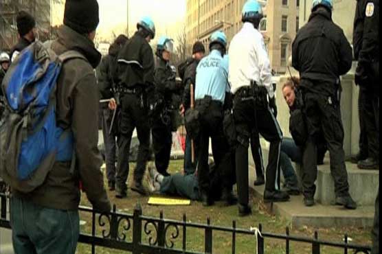 Eight held as police move in on Occupy Wall Street