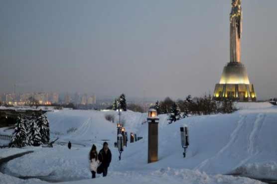 Hundreds lose life in freezing Europe