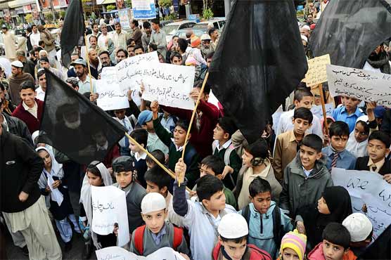 Sacked KESC workers children protest outside HSC