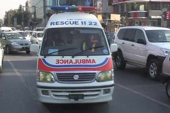 Paramedics block road, patient dies in ambulance