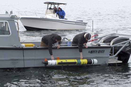 Researchers probe 200-year-old shipwreck off US