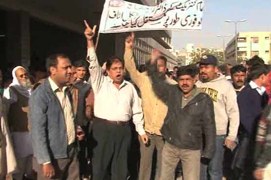 Karachi: Doctors cause damage to Civic Centre building