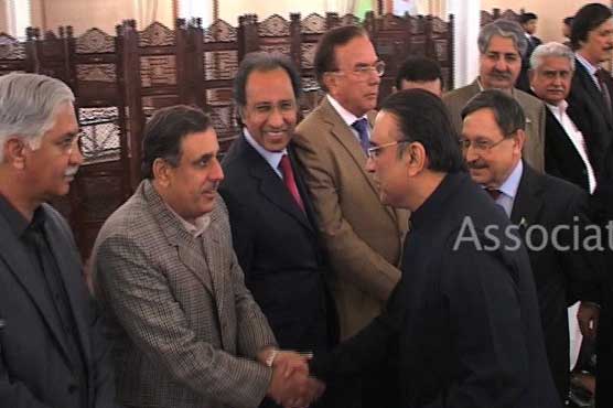 Zardari pays tribute to outgoing senators