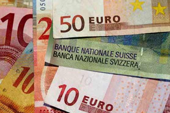 Euro softens in Asia