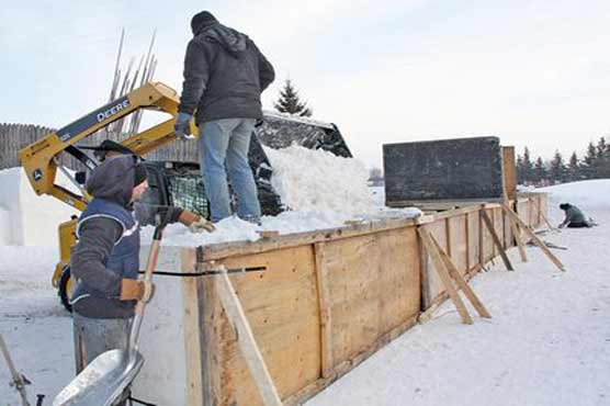 Canadian festival buys fake snow