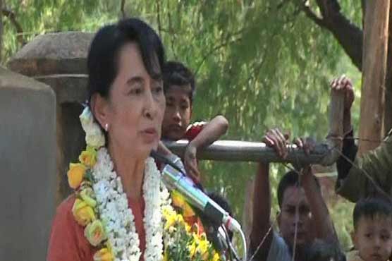 Suu Kyi continues election-campaign trip