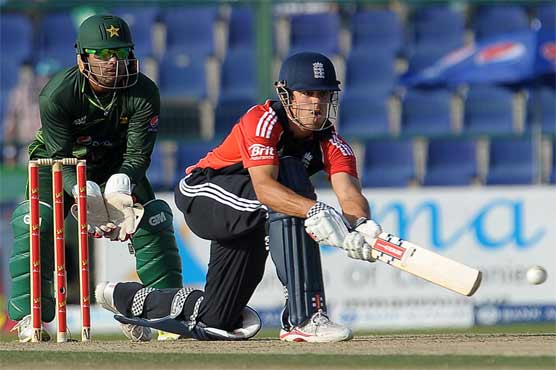 England set 261-run target for Pakistan