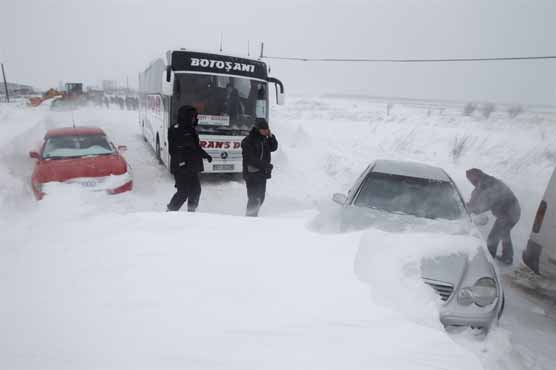 Almost 6,000 still cut off by snow in Serbia