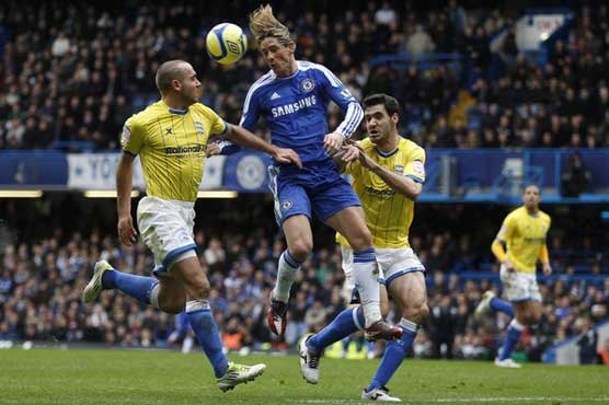 Arsenal out, Chelsea stumbles to draw in FA Cup