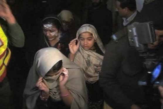 Four girls injured in acid attack in Faisalabad 