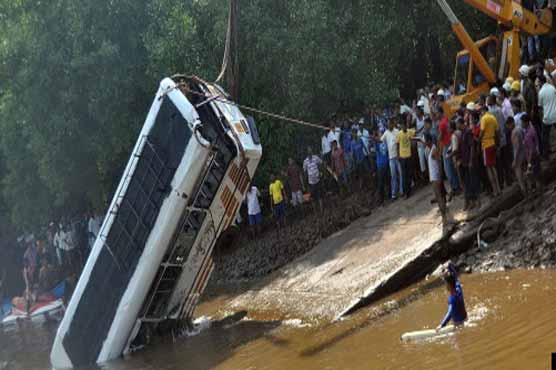 India: 7 dead as school bus falls into river