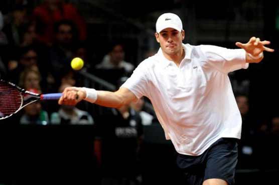Tennis: Top seed Isner through in Memphis