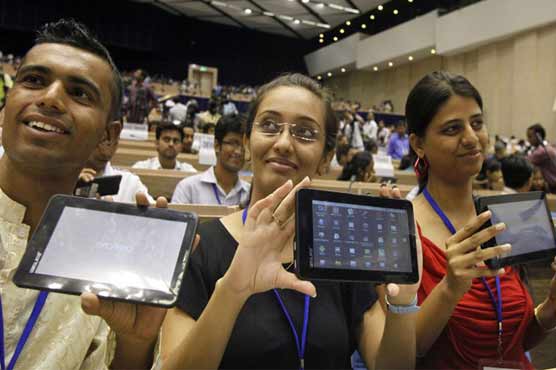 India's cheapest tablet Aakash faces problems