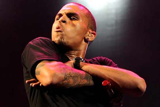 Chris Brown accused of stealing phone