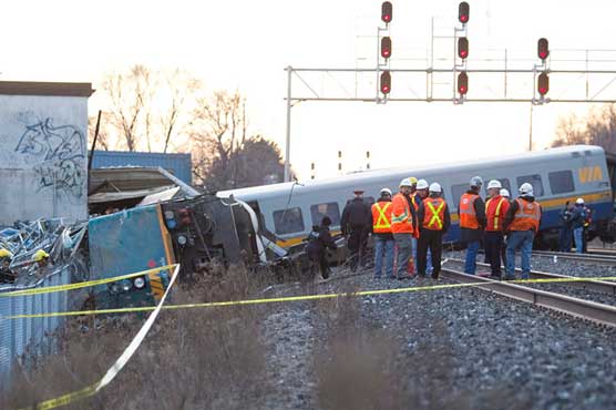 3 dead in Canadian train derailment