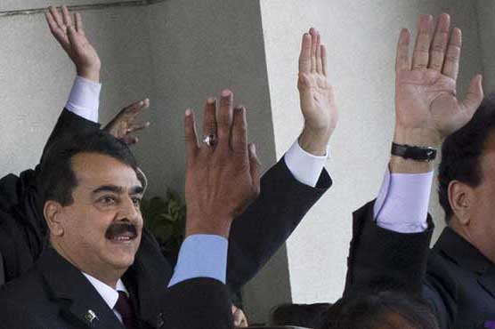 Aitzaz submits reply in PM contempt case