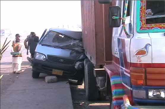 Nawabshah: four killed as bus collides with truck