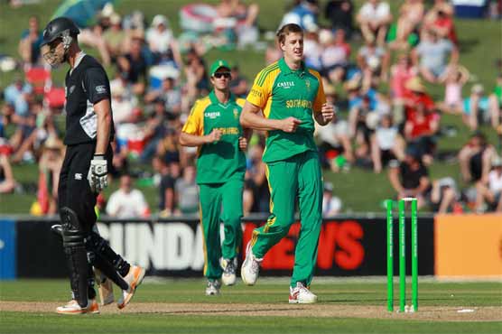 Second ODI: South Africa dismiss NZ for 230