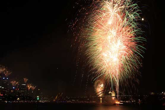 Pakistanis welcome 2012 with colourful ceremonies